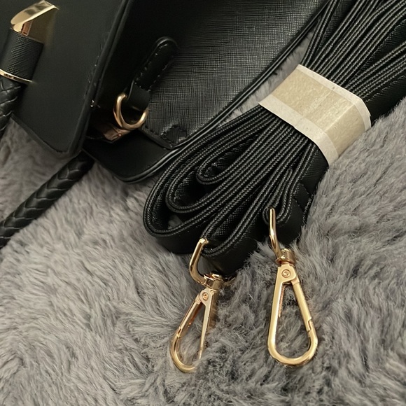 NWOT Black Textured Handbag w/ Removable Strap - Picture 6 of 10